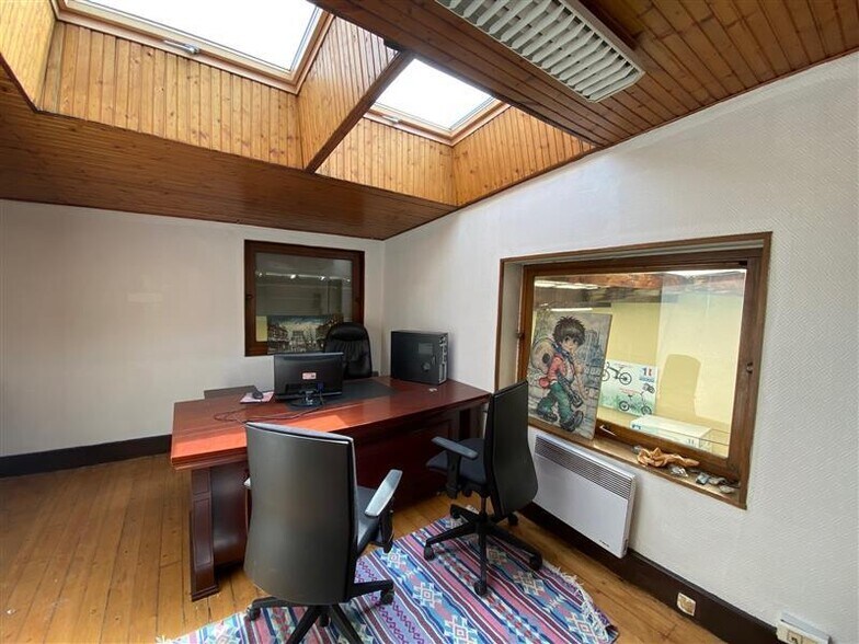 Flex in Bagnolet for lease - Interior Photo - Image 3 of 6