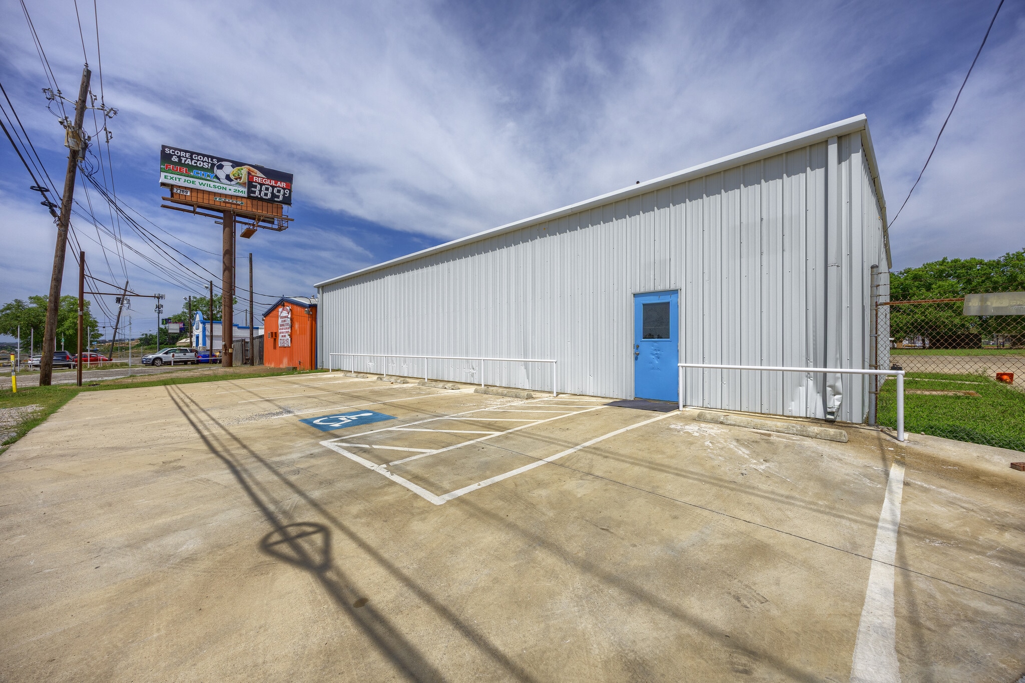 617 G Alexander fwy, Duncanville, TX for lease Primary Photo- Image 1 of 25