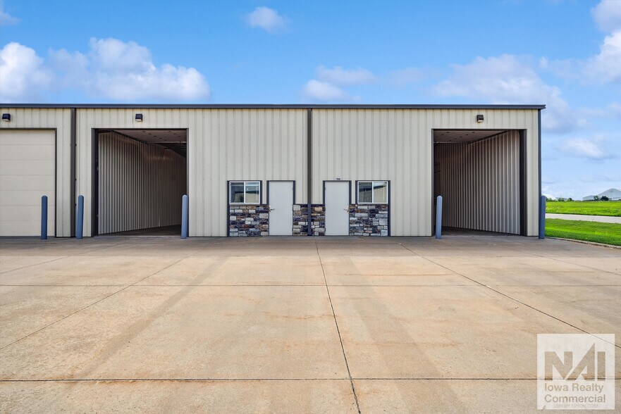 4151 3rd Ave, Marion, IA à louer - Photo du bâtiment - Image 3 de 7