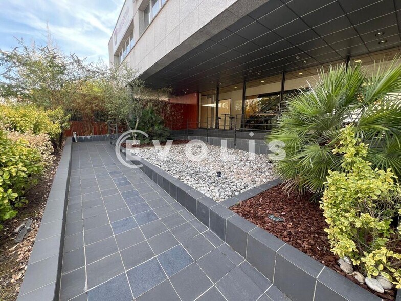Flex in Saint Maur Des Fosses for lease - Building Photo - Image 2 of 7