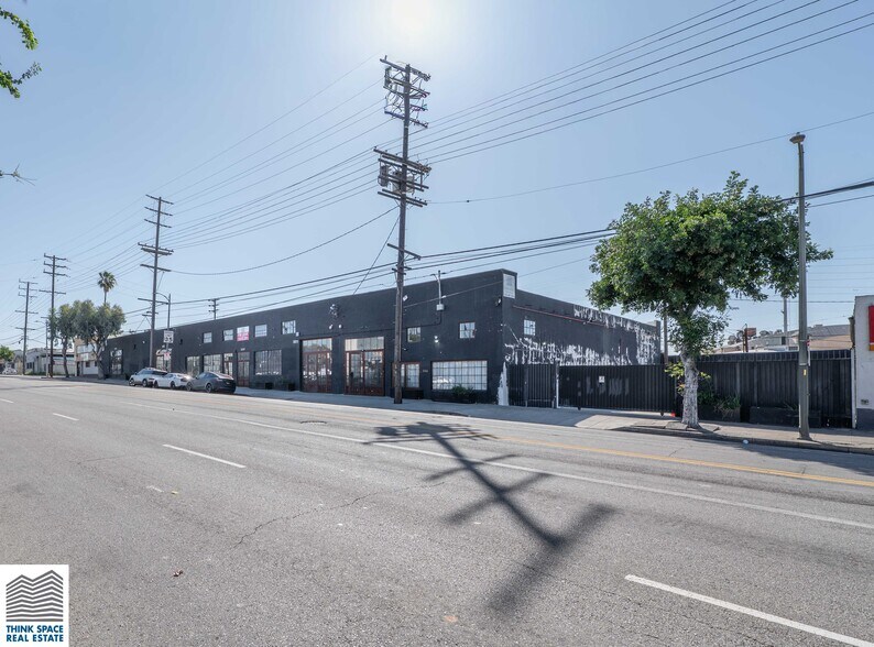 3364-3386 E Olympic Blvd, Los Angeles, CA à louer - Photo du bâtiment - Image 2 de 4
