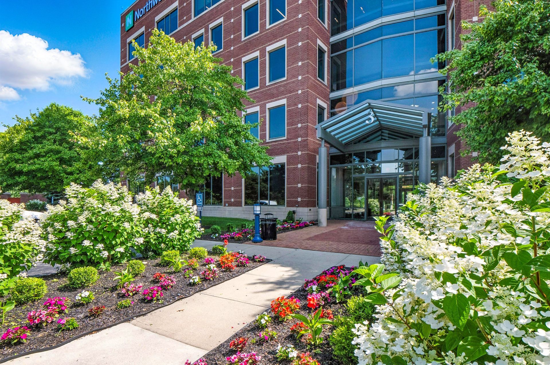 3 Easton Oval, Columbus, OH for lease Building Photo- Image 1 of 22