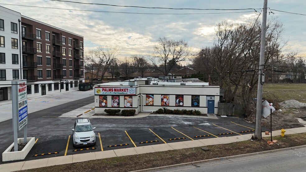 9161-9169 N Milwaukee Ave, Niles, IL à vendre - Photo du bâtiment - Image 3 de 4