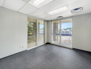 200 Cahaba Park Cir, Birmingham, AL for lease Building Photo- Image 1 of 8