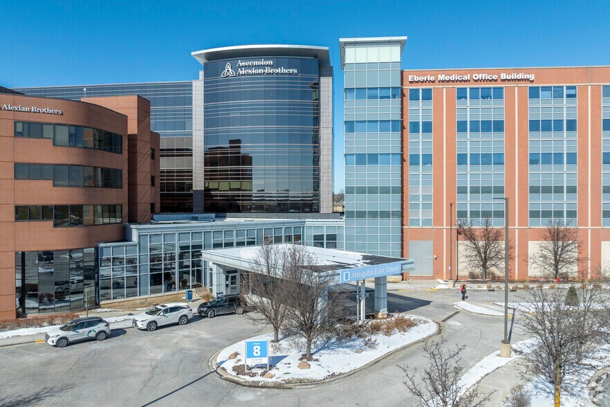 800 Biesterfield Rd, Elk Grove Village, IL à louer - Photo principale - Image 1 de 16