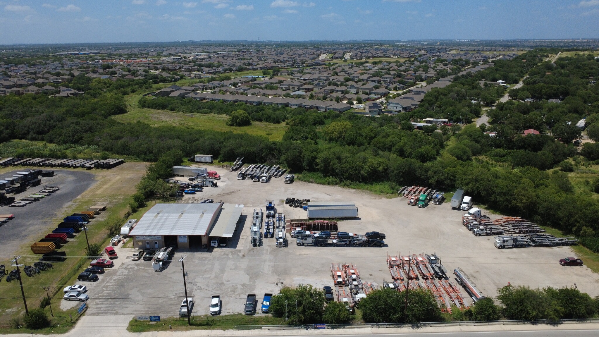 9033 Interstate 10 E, Converse, TX for lease Primary Photo- Image 1 of 6