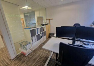 Bunnian Pl, Basingstoke for lease Interior Photo- Image 1 of 4