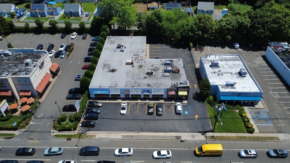 516 Walt Whitman Rd, Melville, NY for sale - Building Photo - Image 2 of 9