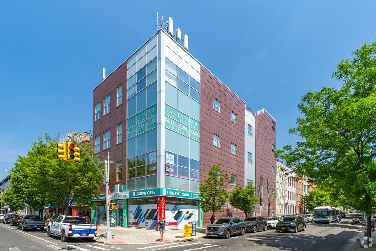 331 Knickerbocker Ave, Brooklyn, NY à louer Photo du bâtiment- Image 1 de 9