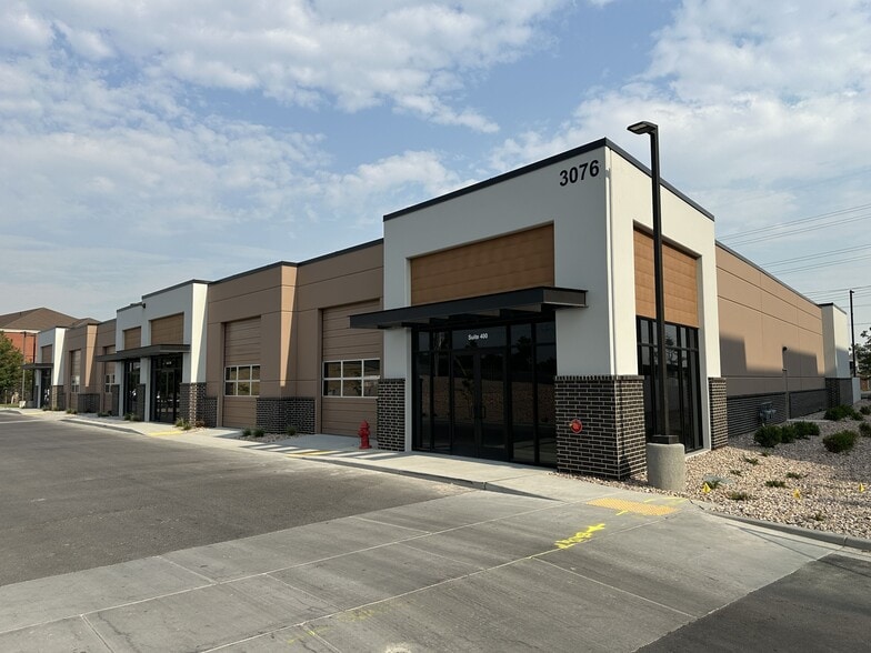 3076 Decker Lake Dr, West Valley City, UT for lease - Building Photo - Image 1 of 15