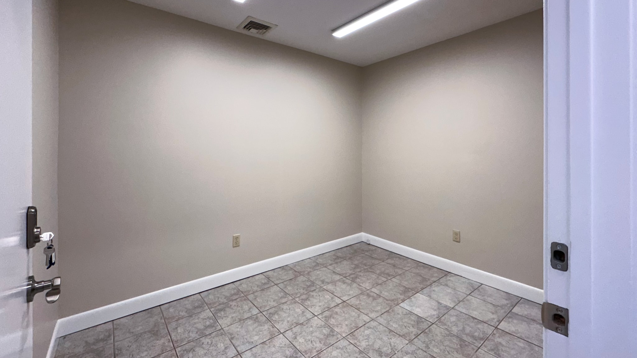 291 Queen St, Bristol, CT for lease Interior Photo- Image 1 of 3