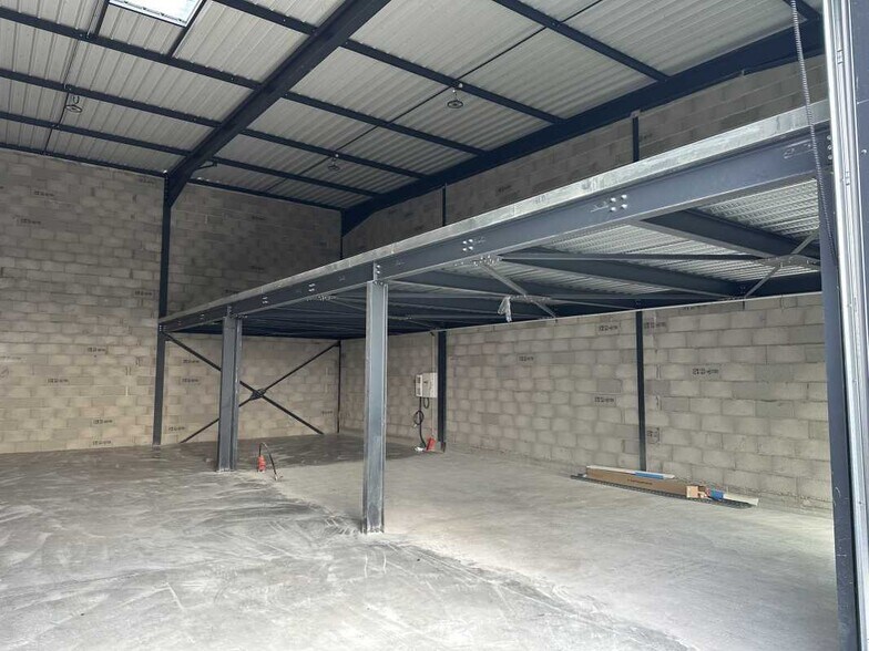 Flex in Villette-d'Anthon for lease - Building Photo - Image 3 of 21