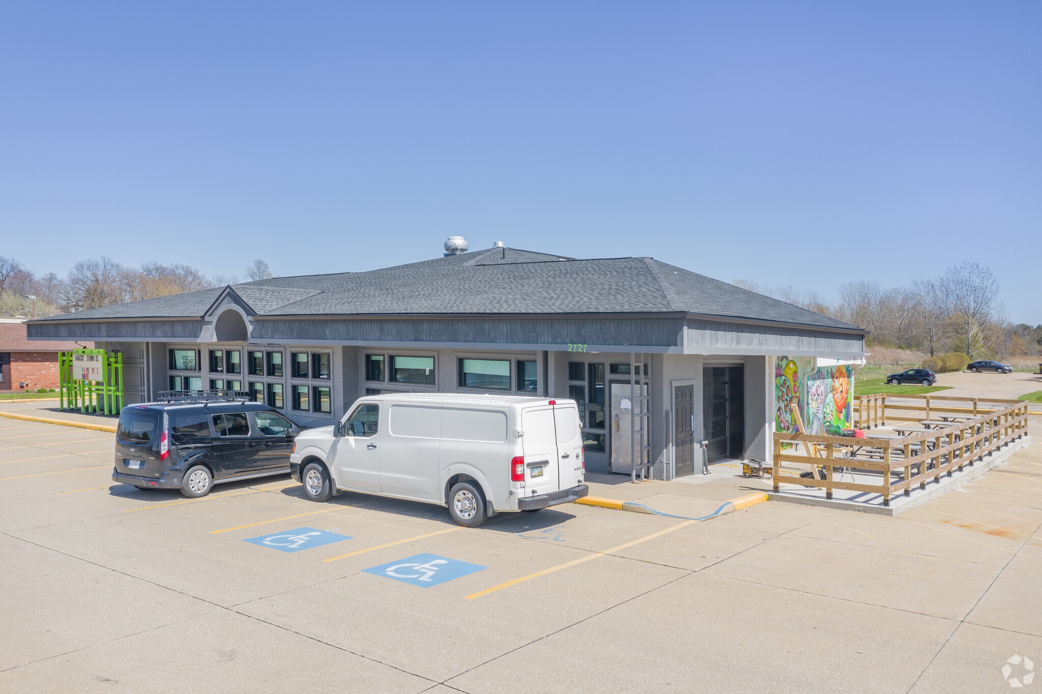 2727 Manchester Rd, Akron, OH for lease Primary Photo- Image 1 of 4