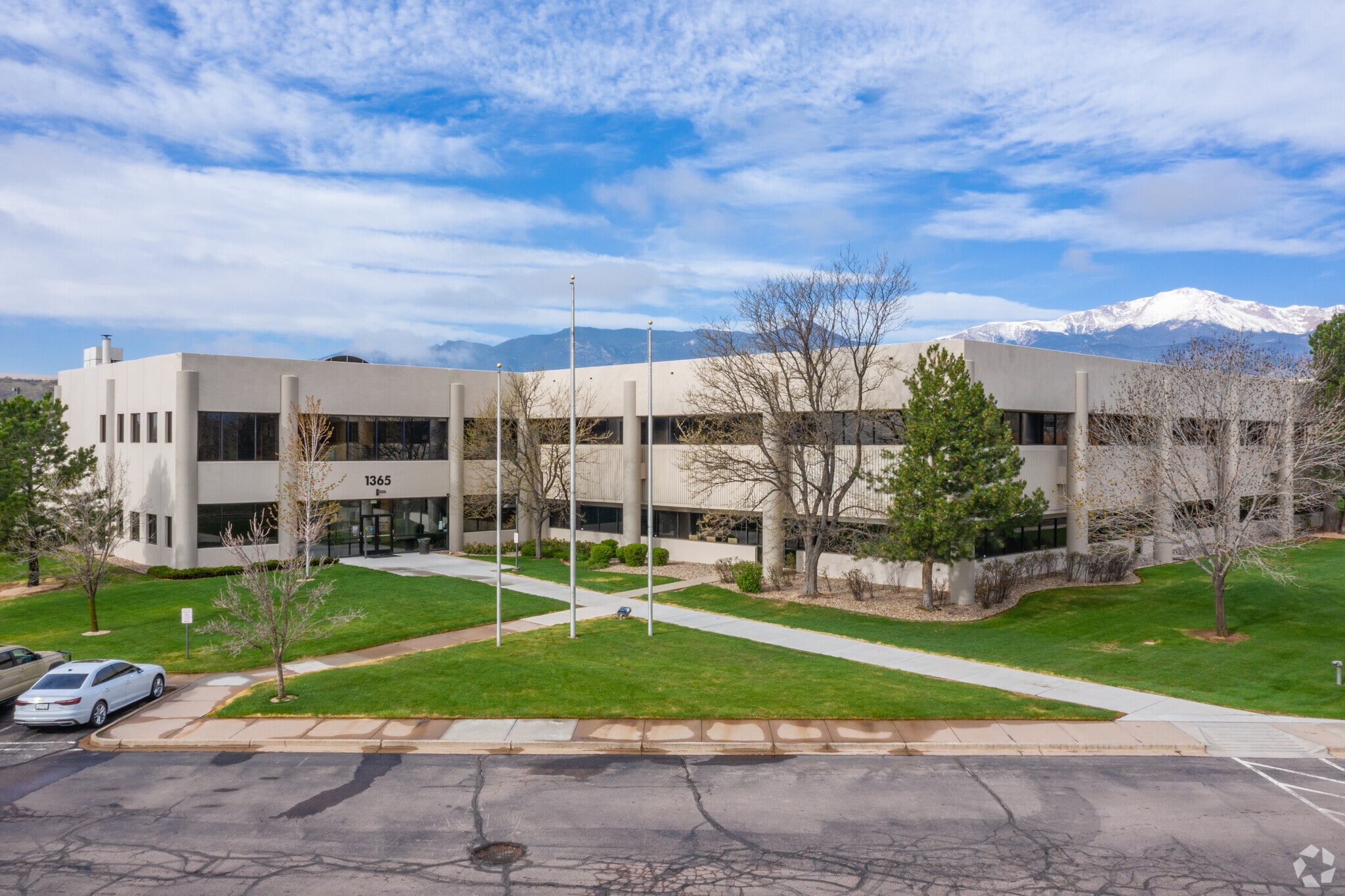 1365 Garden of the Gods Rd, Colorado Springs, CO for lease Building Photo- Image 1 of 17