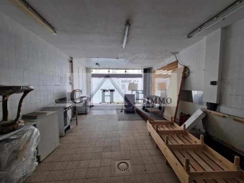 Retail in Montmorency for lease - Interior Photo - Image 1 of 10