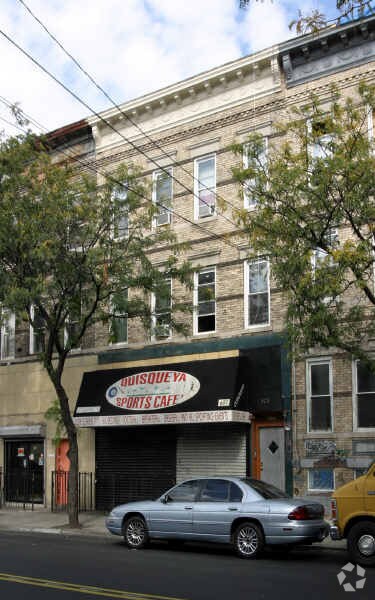 603 Seneca Ave, Flushing, NY à vendre Photo principale- Image 1 de 3