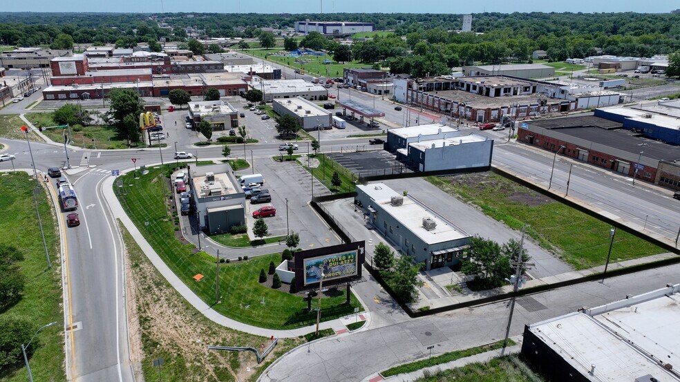 2500 E Truman Rd, Kansas City, MO for sale - Aerial - Image 3 of 4