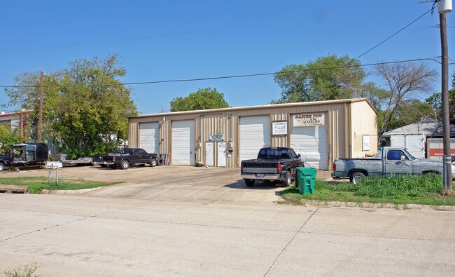 Plus de détails pour 305 N Grants Ln, Fort Worth, TX - Commerce de détail à vendre