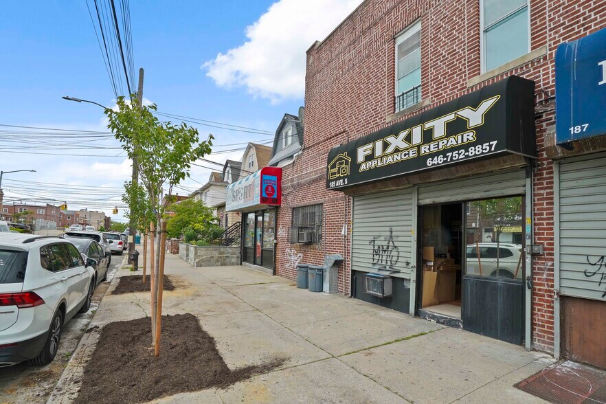 1890 W 6th St, Brooklyn, NY à vendre - Photo du bâtiment - Image 3 de 47
