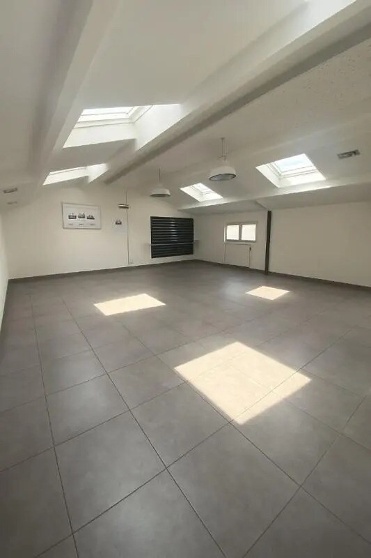 Retail in Asnières-sur-Seine for sale Interior Photo- Image 1 of 5