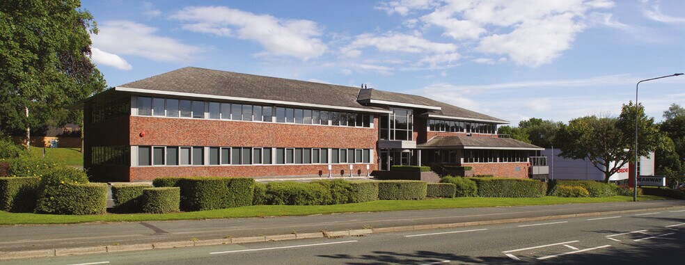 2 Wilmslow Rd, Wilmslow à louer - Photo principale - Image 1 de 5