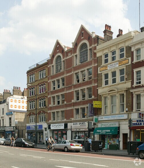 128 Whitechapel Rd, Londres à louer - Photo du bâtiment - Image 3 de 3