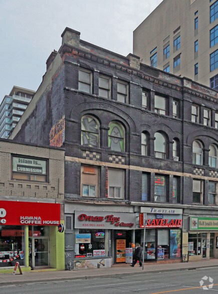 569-571 Yonge St, Toronto, ON for sale - Primary Photo - Image 1 of 1