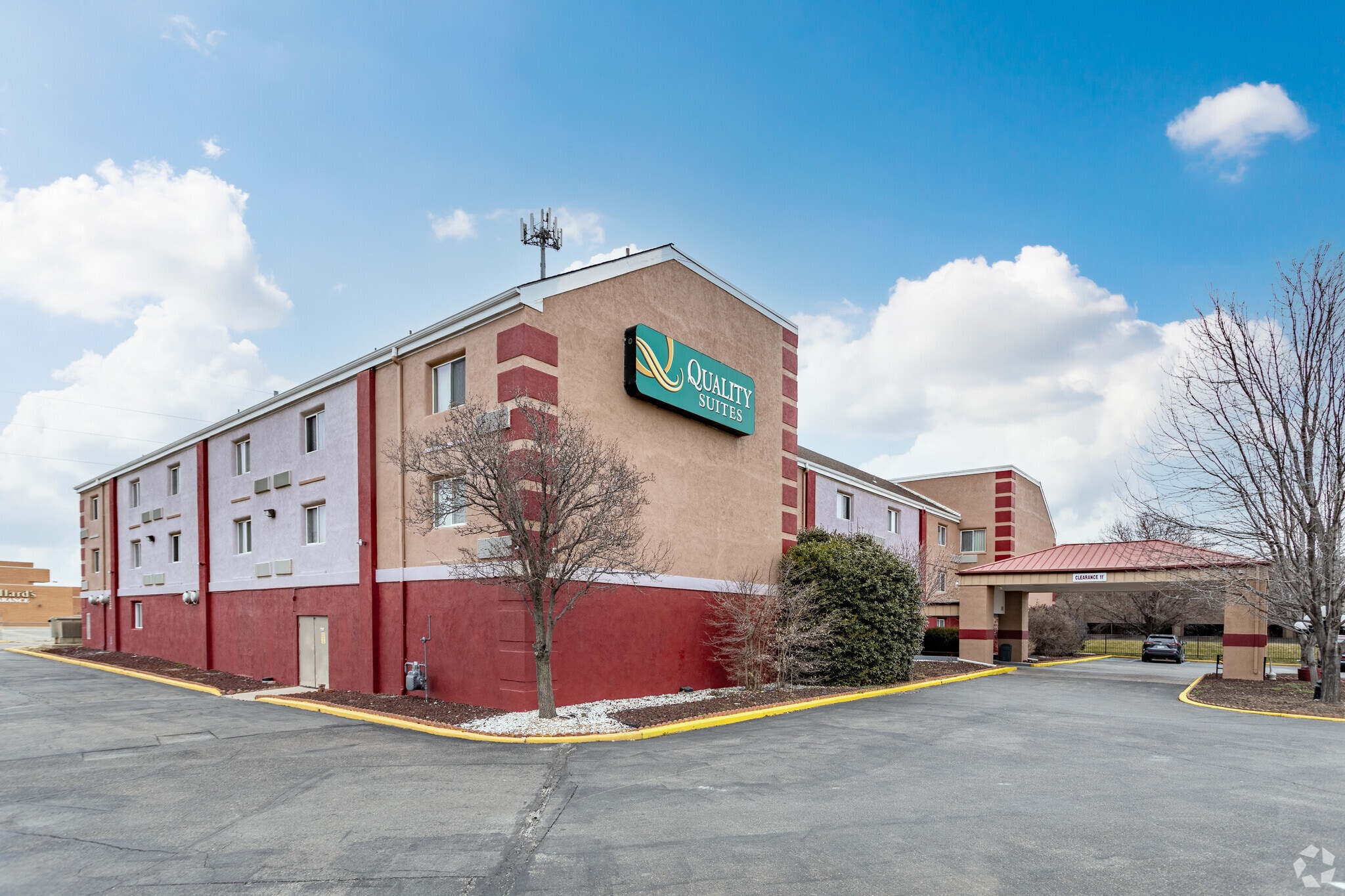 658 S Westdale Dr, Wichita, KS for sale Primary Photo- Image 1 of 38