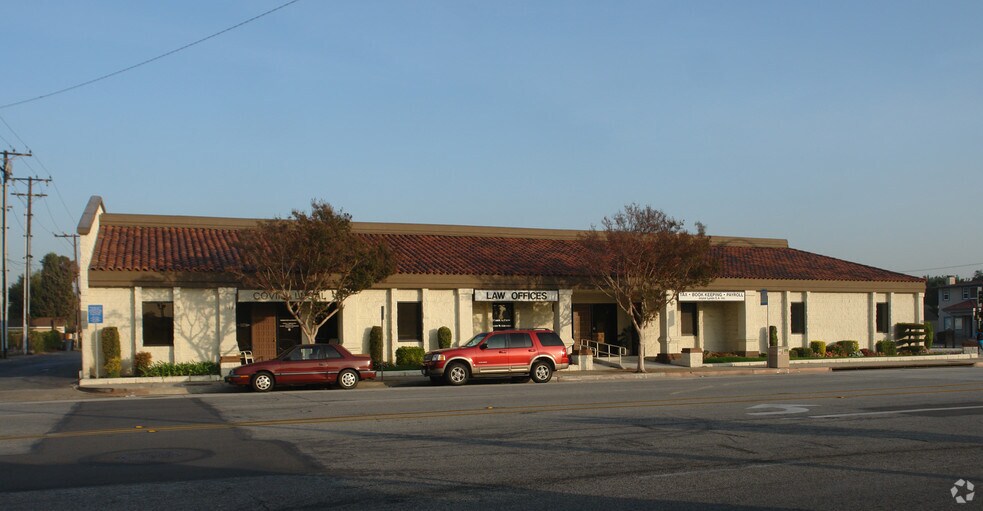 203-227 E Badillo St, Covina, CA à louer - Photo du bâtiment - Image 3 de 5