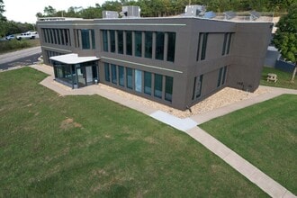 101 State Dr, Hollister, MO for lease Interior Photo- Image 2 of 2