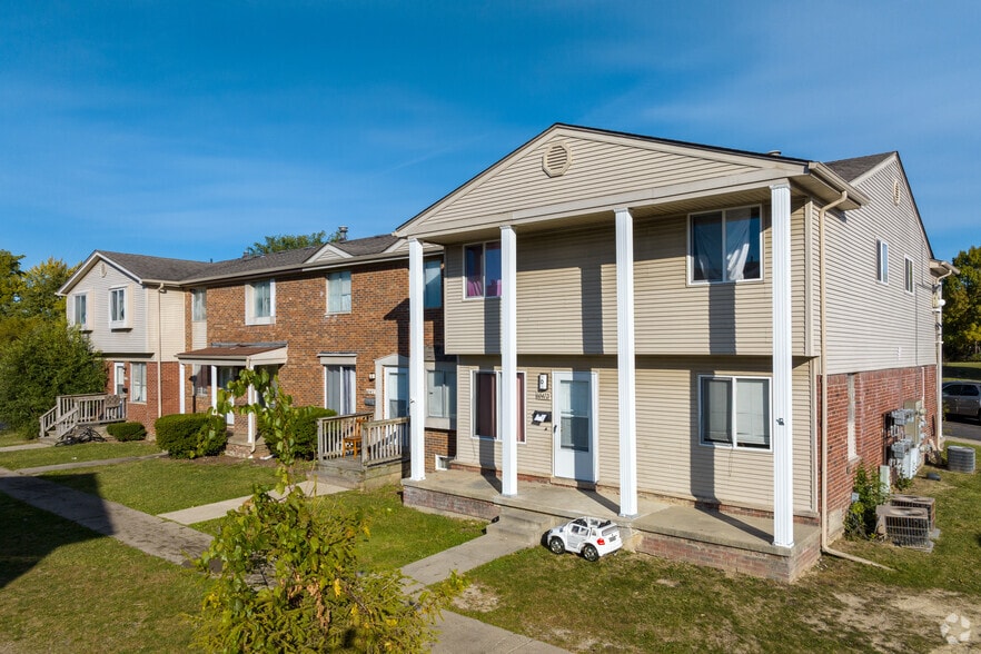 6028 Vanderbilt Dr, Mount Morris, MI for sale - Primary Photo - Image 1 of 34