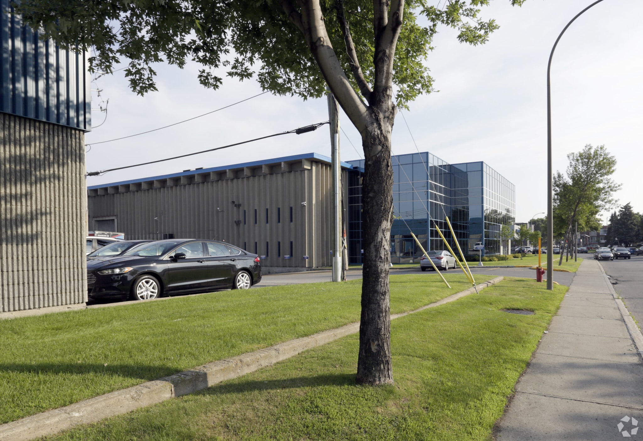 8290 Boul Pie-IX, Montréal, QC à louer Photo principale- Image 1 de 3