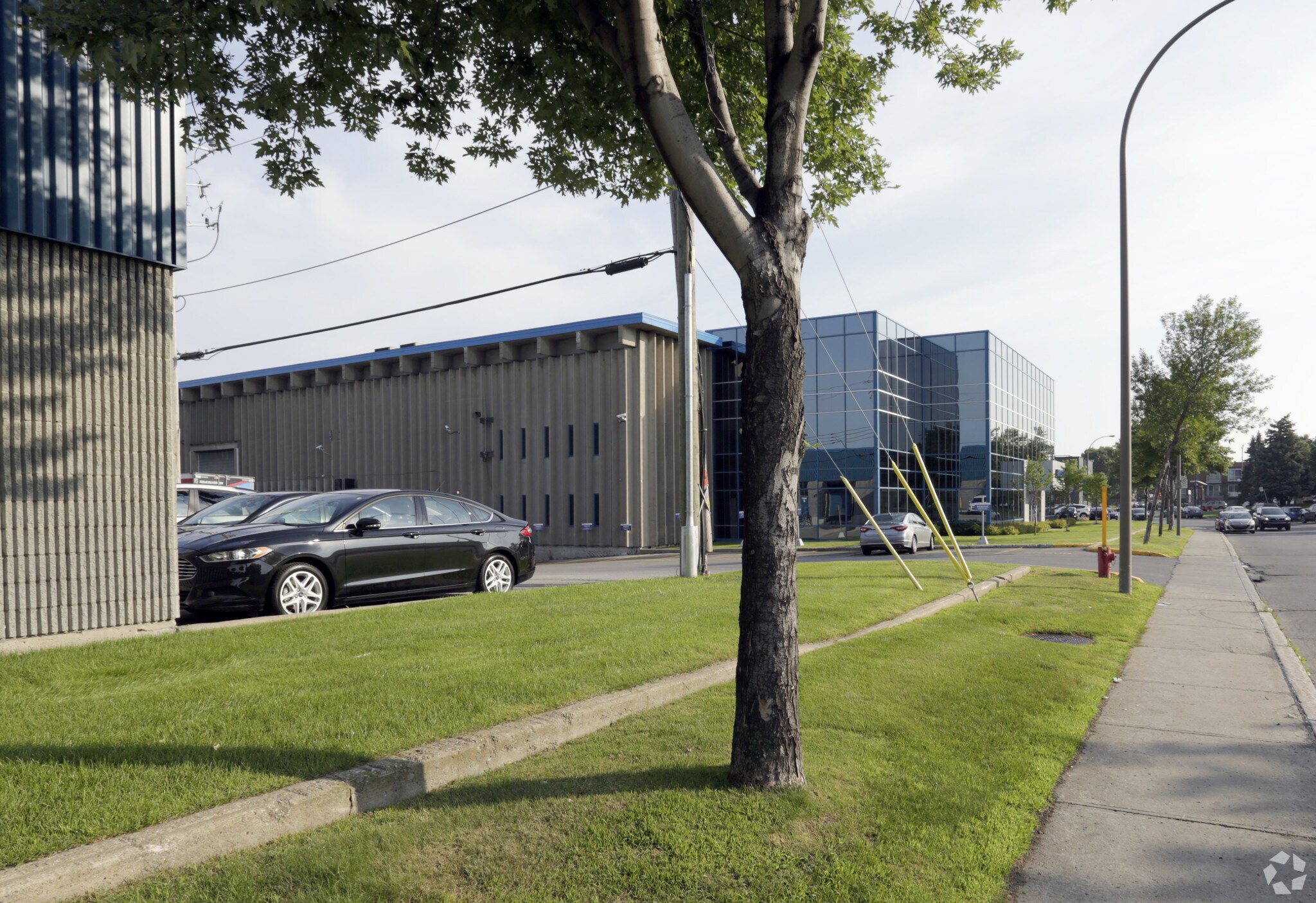 8290 Boul Pie-IX, Montréal, QC for lease Primary Photo- Image 1 of 3