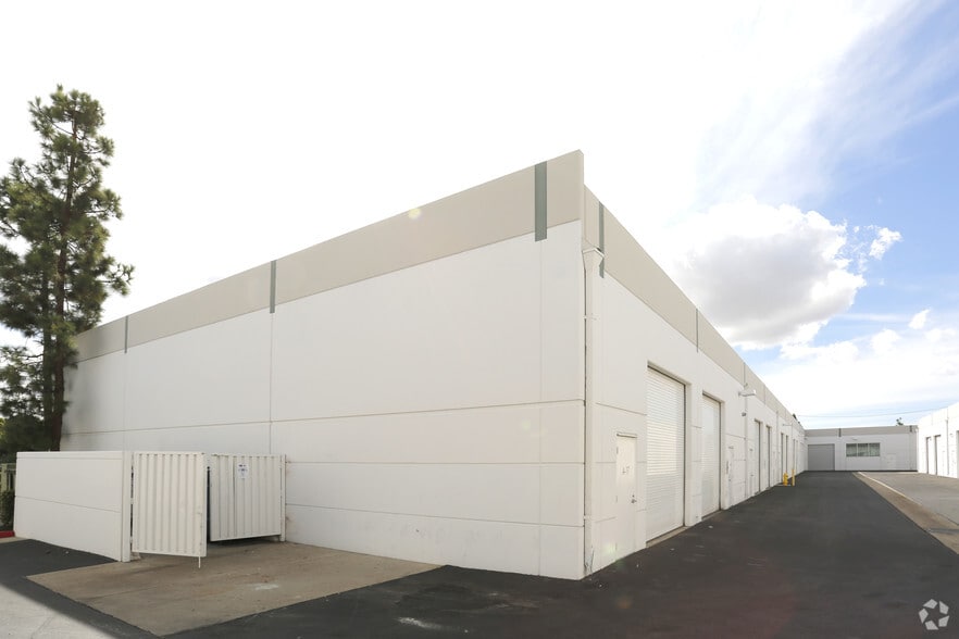 25651 Atlantic Ocean Dr, Lake Forest, CA for lease - Building Photo - Image 3 of 8