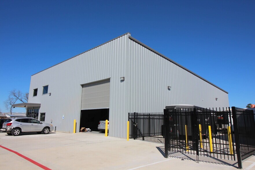 6702 Theall Rd, Houston, TX à vendre - Photo du bâtiment - Image 2 de 10