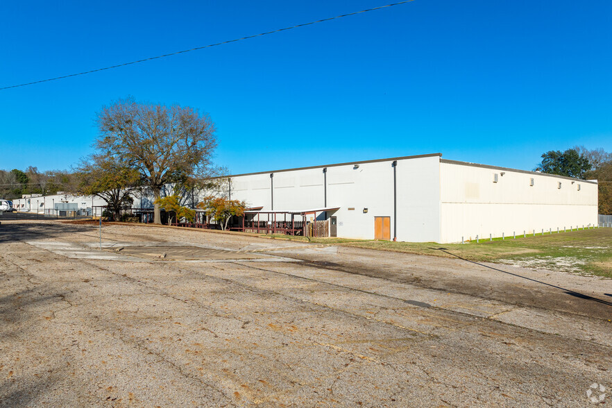 1300 E Rusk St, Jacksonville, TX à louer - Photo du bâtiment - Image 3 de 17