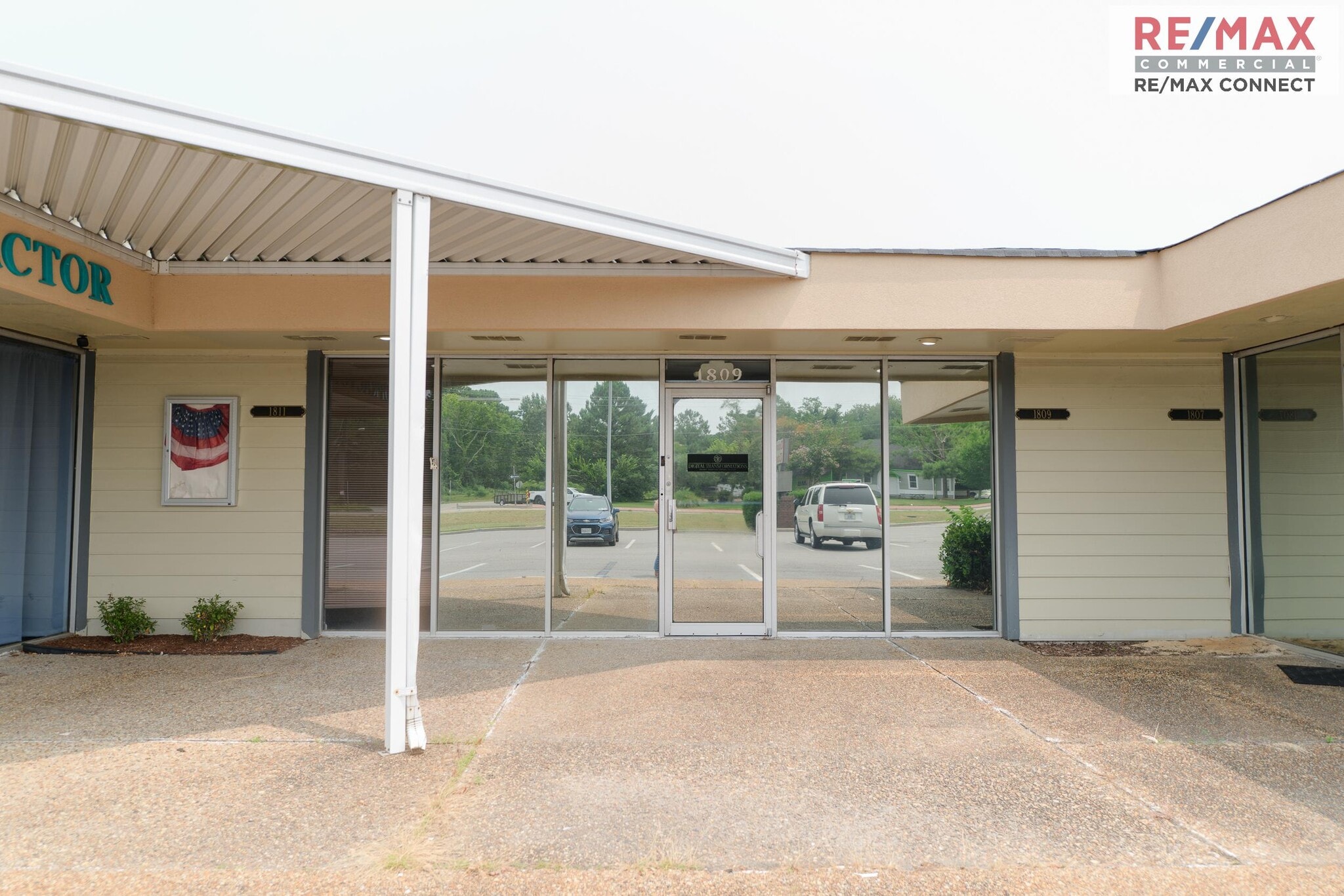 1747-1811 George Washington Memoria Hwy, Gloucester Point, VA for lease Interior Photo- Image 1 of 15