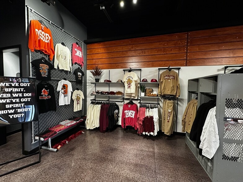 233 Central Ave, Osseo, MN à vendre - Photo du bâtiment - Image 3 de 20