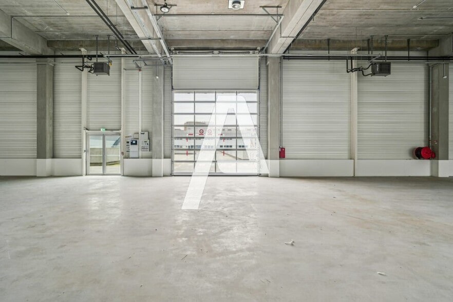 Rue Léon Geffroy, Vitry-sur-Seine for lease - Interior Photo - Image 2 of 5