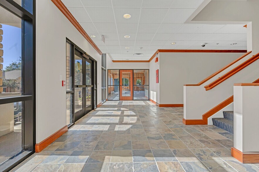 6240 N Beach St, Fort Worth, TX for lease - Interior Photo - Image 3 of 9