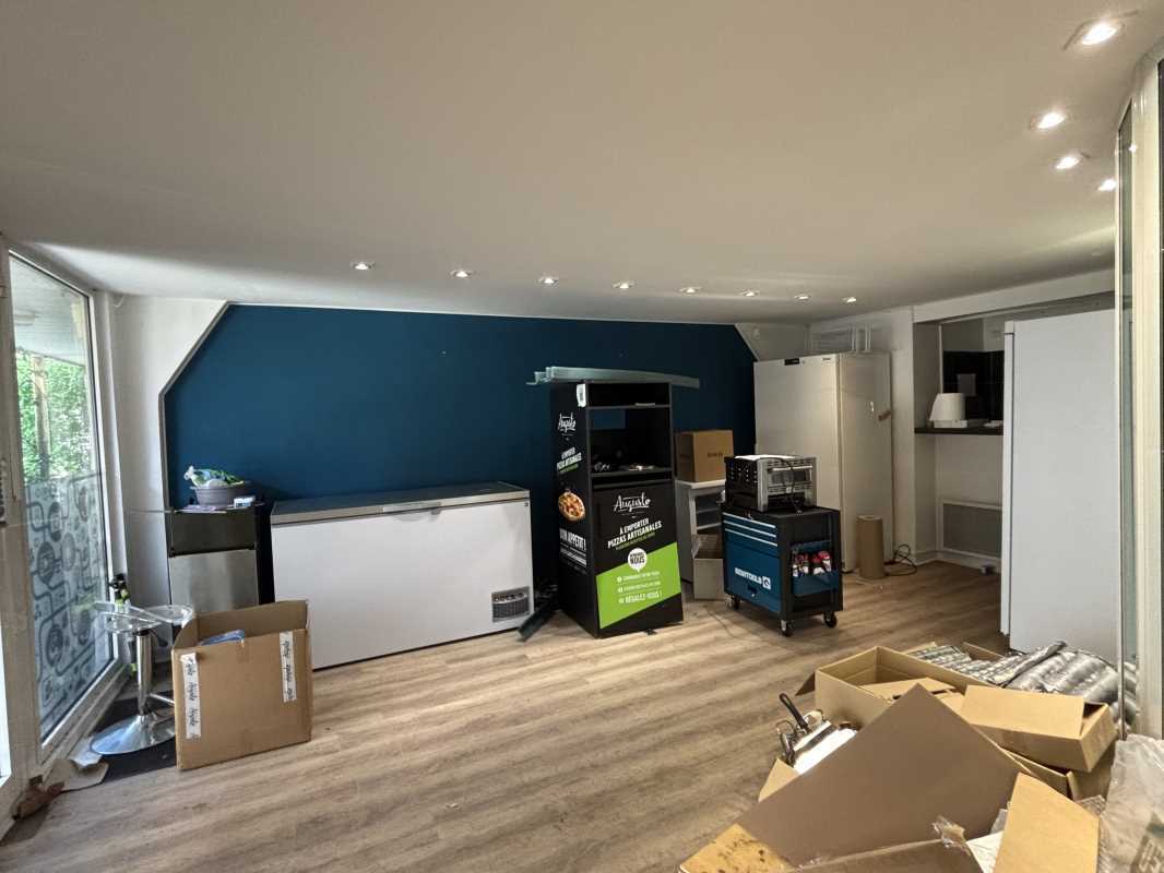 Office in Bordeaux for sale Interior Photo- Image 1 of 6