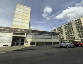 Office in Villeurbanne for lease Building Photo- Image 1 of 11