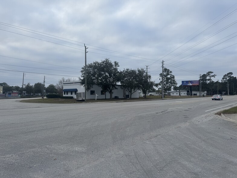 1627 Dobbs Rd, Saint Augustine, FL for lease - Building Photo - Image 1 of 11