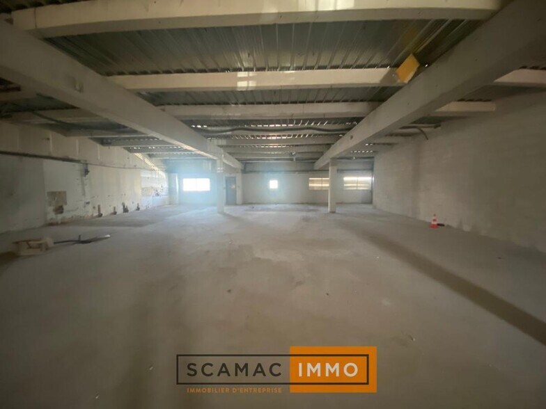 Retail in Vitrolles for lease - Interior Photo - Image 3 of 5