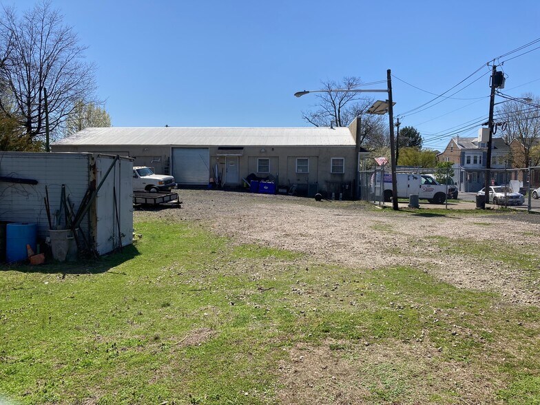 915 Pennsylvania Ave, Trenton, NJ à vendre - Photo du bâtiment - Image 2 de 7