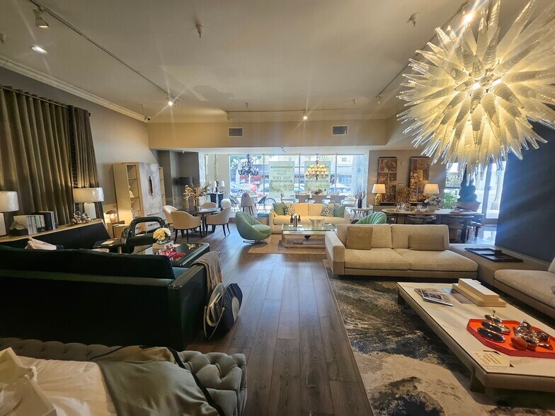 275 S La Cienega Blvd, Beverly Hills, CA à louer - Photo du bâtiment - Image 3 de 16