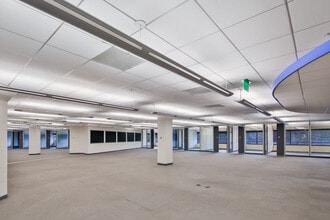 1 Baxter Way, Westlake Village, CA à louer Photo intérieure- Image 2 de 4