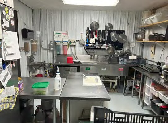 2170 62nd St, Fennville, MI à vendre - Photo du bâtiment - Image 3 de 16