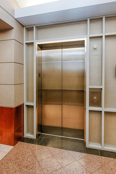 510 Spring St, Herndon, VA à louer - Photo intérieure - Image 3 de 4