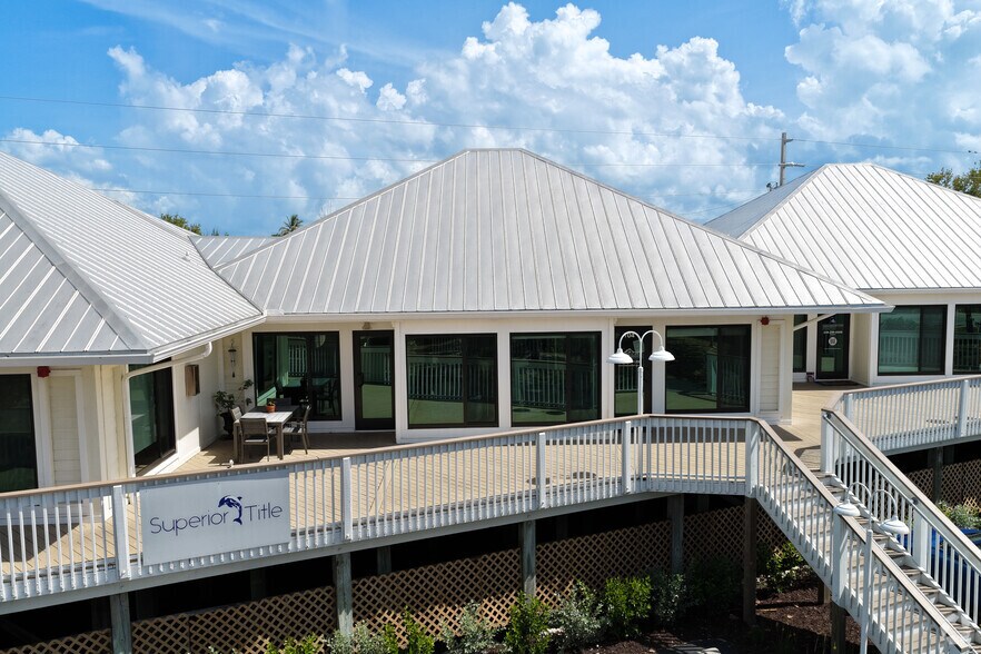 1101 Periwinkle Way, Sanibel, FL for lease - Building Photo - Image 2 of 5